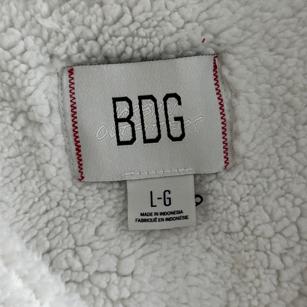 BDG Urban Outfitters NWOT Nylon Sherpa Vest (L) - Picture 9 of 14